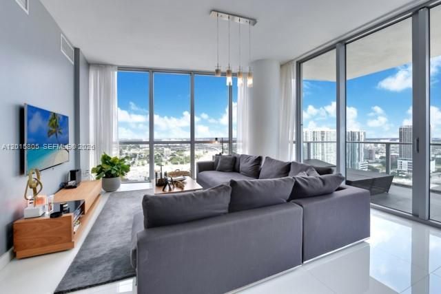 1100 Biscayne Blvd , Unit 3205, Miami, FL 33132 Photo