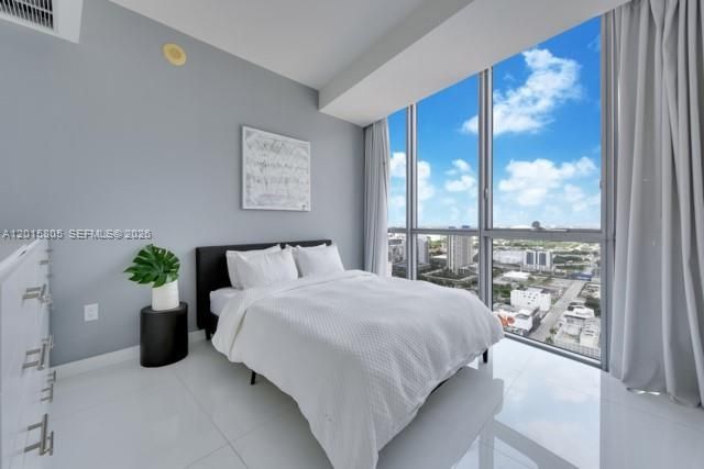 1100 Biscayne Blvd , Unit 3205, Miami, FL 33132 Photo