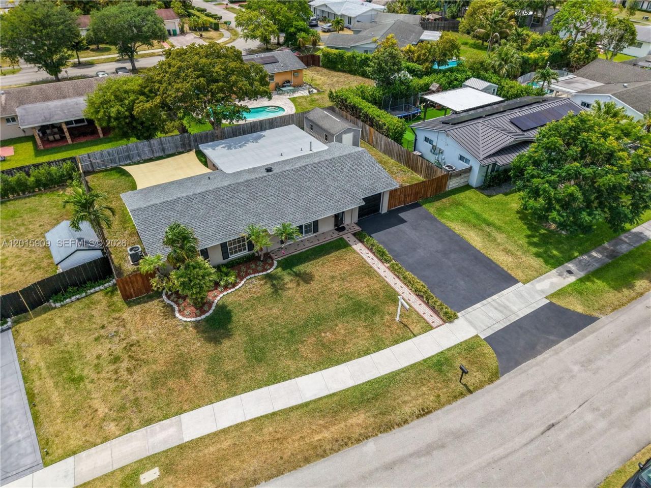 10460 SW 123rd Ct , Miami, FL 33186 Photo
