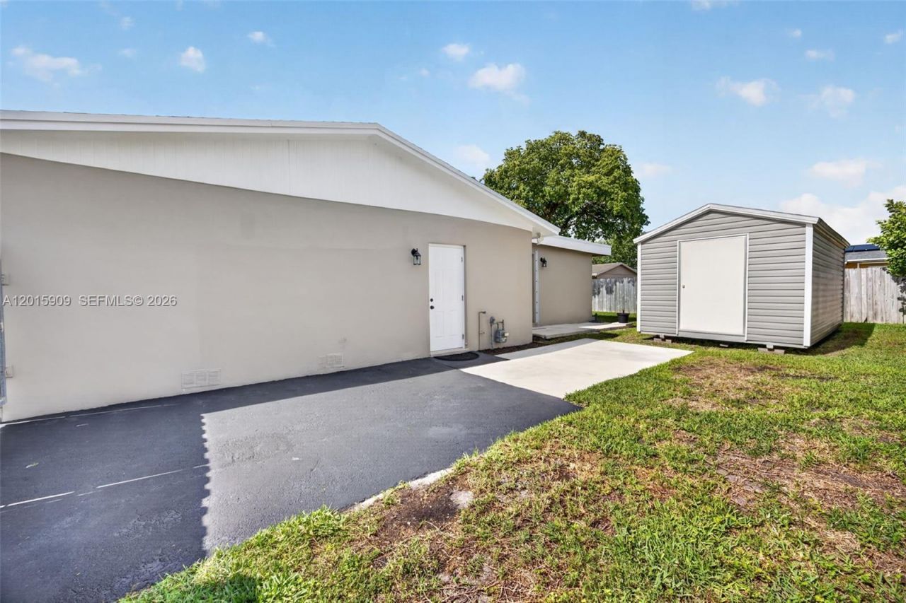 10460 SW 123rd Ct, Miami, FL 33186 Photo
