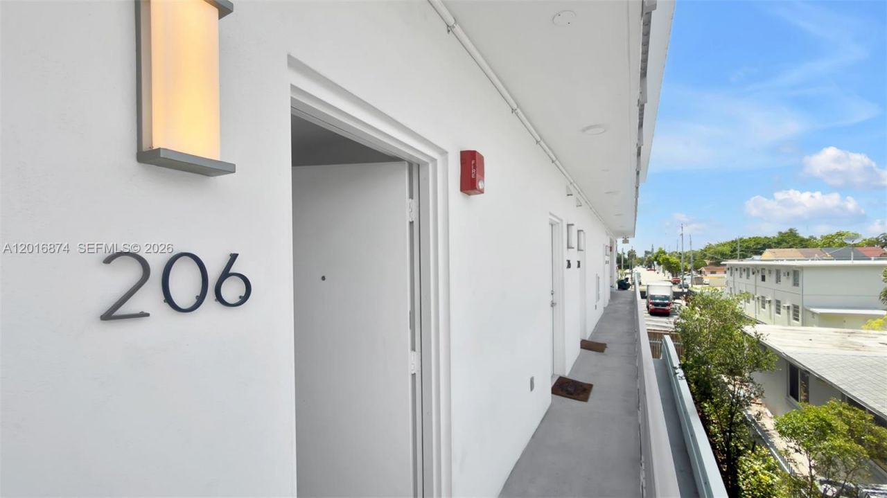 1536 NW 15th Ave, Unit 206, Miami, FL 33125 Photo