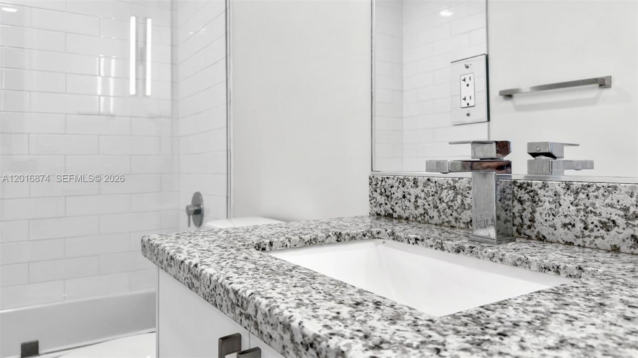 1536 NW 15th Ave, Unit 206, Miami, FL 33125 Photo