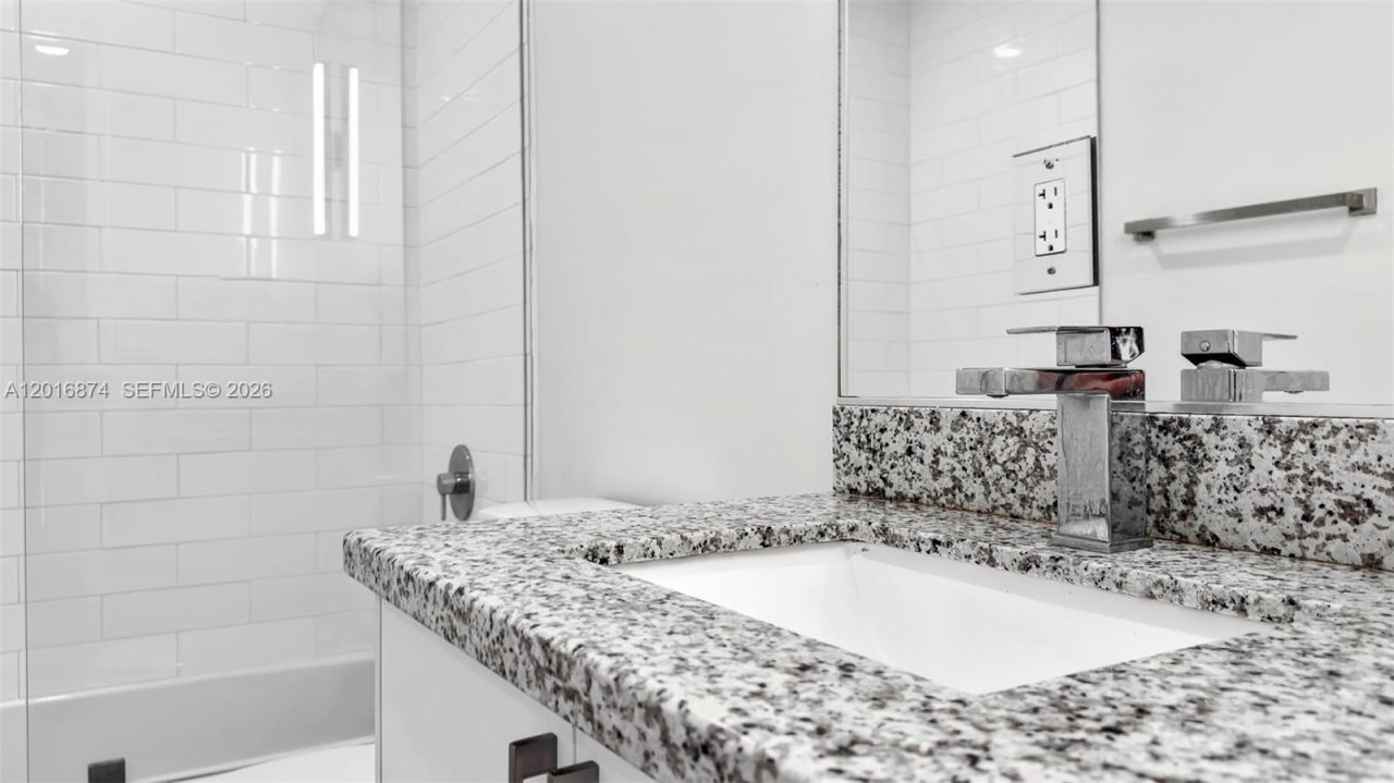 1536 NW 15th Ave, Unit 206, Miami, FL 33125 Photo