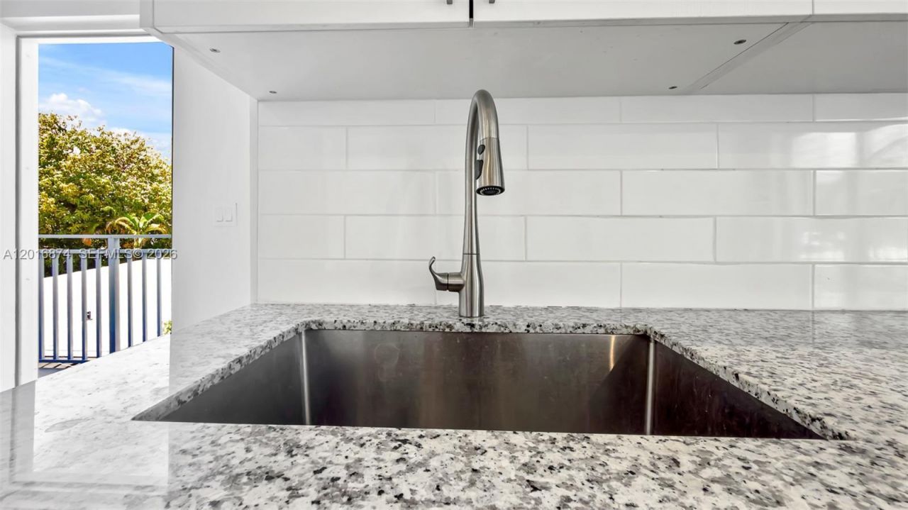 1536 NW 15th Ave, Unit 206, Miami, FL 33125 Photo