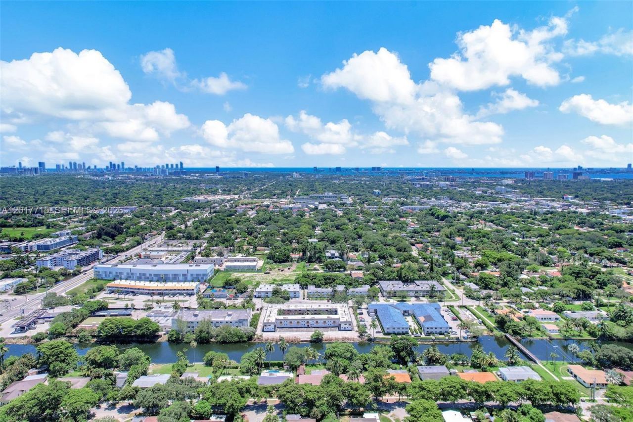 13210 Memorial Hwy, Unit 214, North Miami, FL 33161 Photo