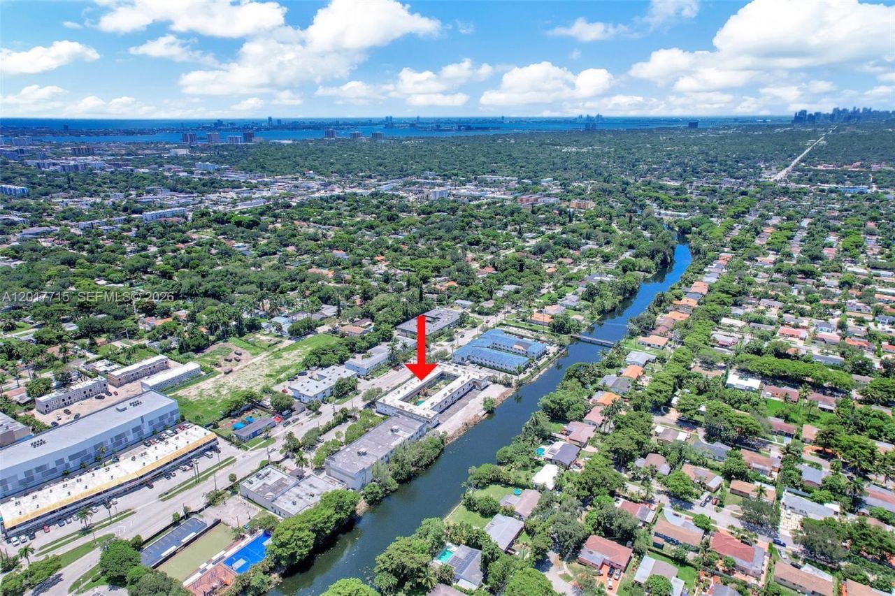 13210 Memorial Hwy, Unit 214, North Miami, FL 33161 Photo
