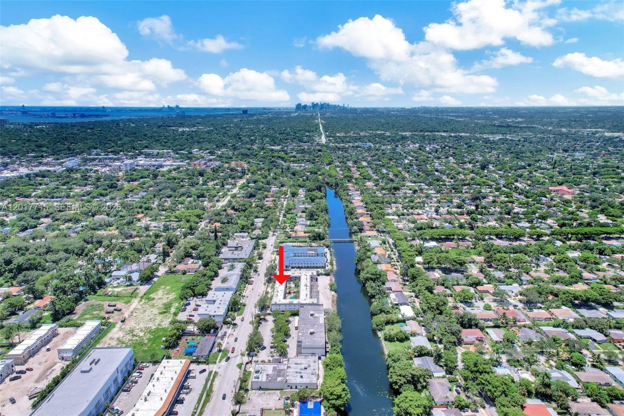 13210 Memorial Hwy, Unit 214, North Miami, FL 33161 Photo