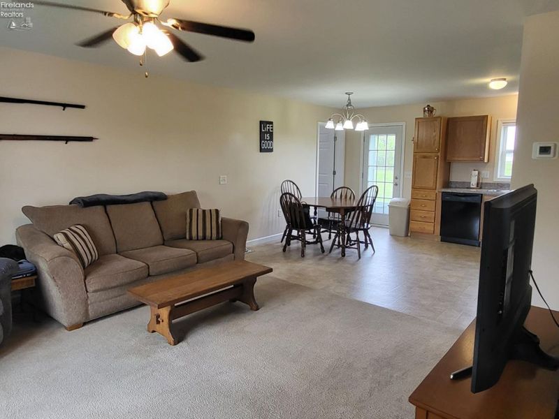 1808 Mario Place, Fremont, OH 43420 Photo 4