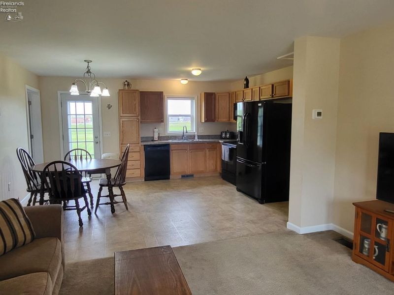 1808 Mario Place, Fremont, OH 43420 Photo 5