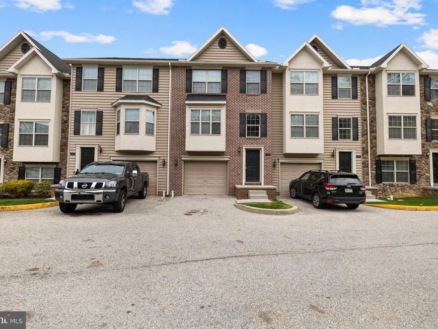 34 Shady Tree Court , York, PA 17402 Main Photo