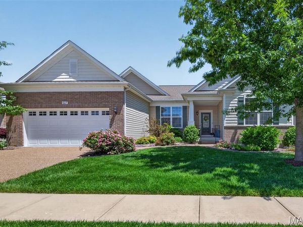 607 Falconcrest Drive, Lake St Louis, MO 63367