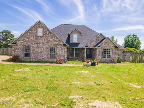100 Mary Kate Lane , Henderson, TN 38340
