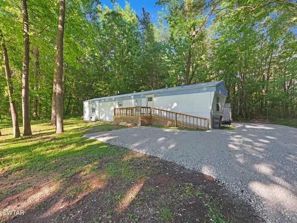 112 White Cemetery Road , Wildersville, TN 38388