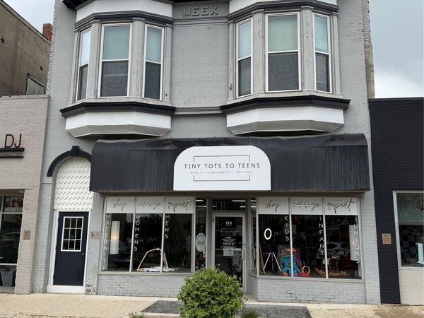 120 N Howard Street, Indianola, IA 50125