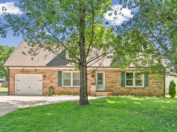 1579 Barrett Dr , Clarksville, TN 37043
