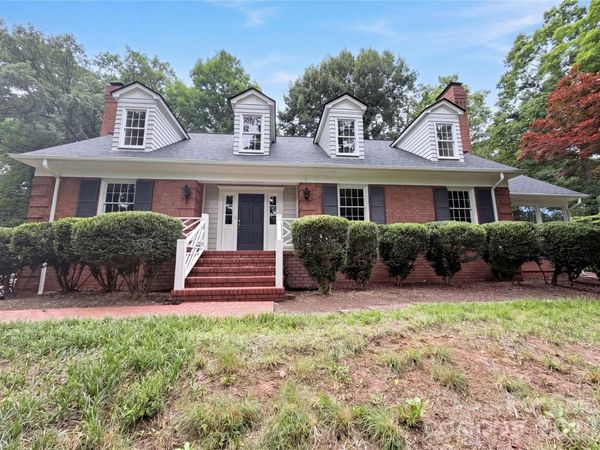 318 Valley Stream Road, Statesville, NC 28677
