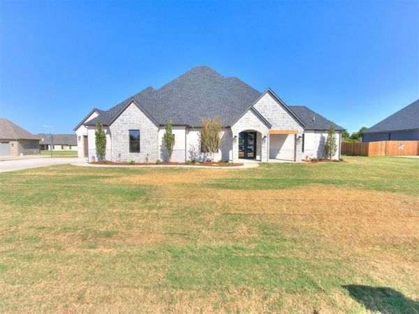948 Dorsi Circle, Newcastle, OK 73065