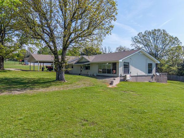 13094 Highway 348 , Mountainburg, AR 72946