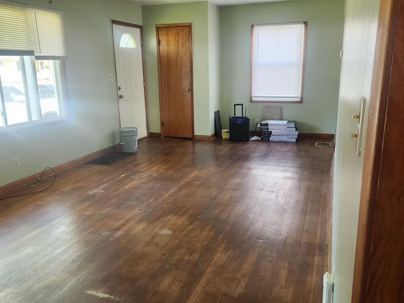 905 Pauline Avenue , Columbus, OH 43224 Photo 3