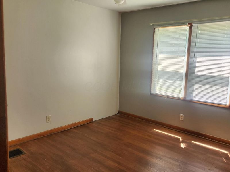 905 Pauline Avenue , Columbus, OH 43224 Photo 9
