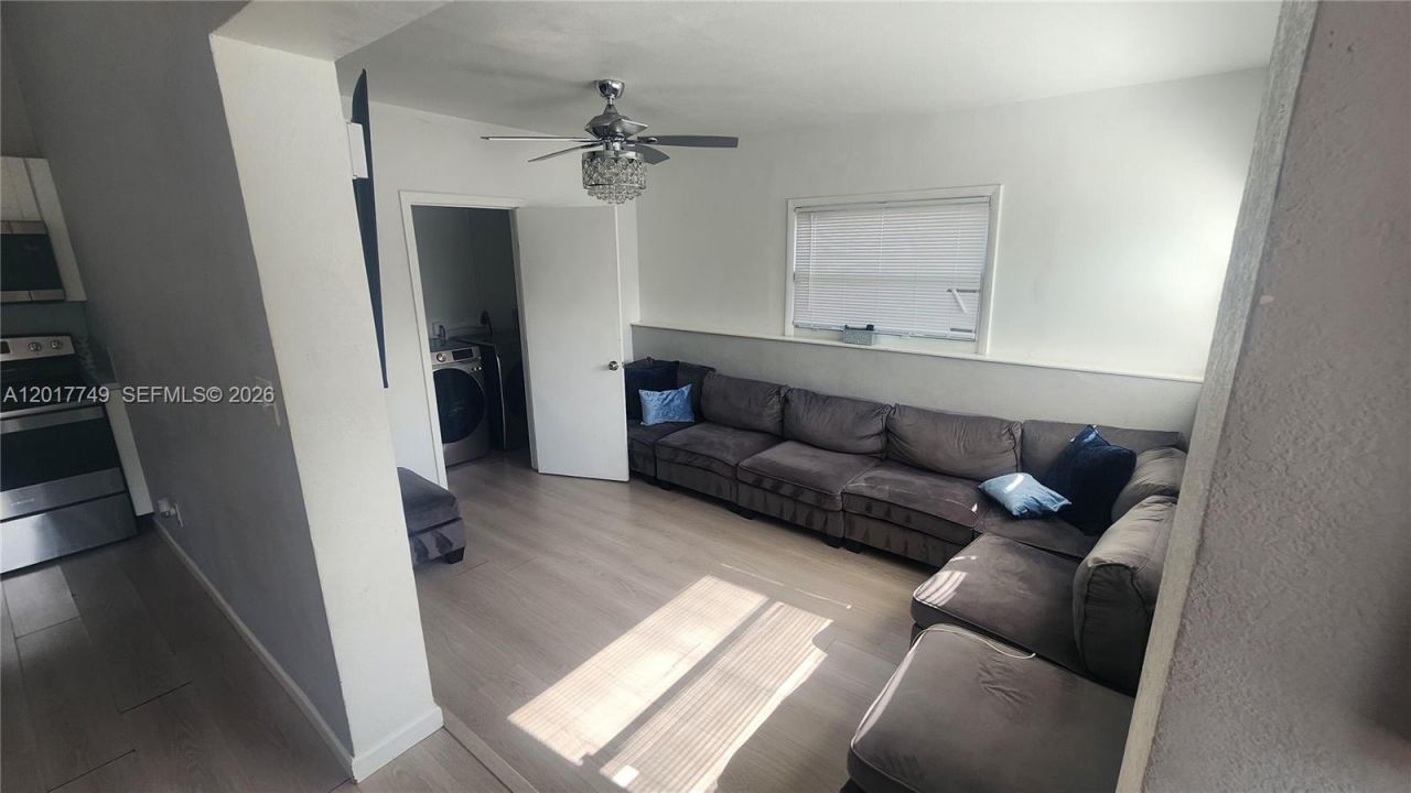 910 NW 17th Ave , Fort Lauderdale, FL 33311 Photo