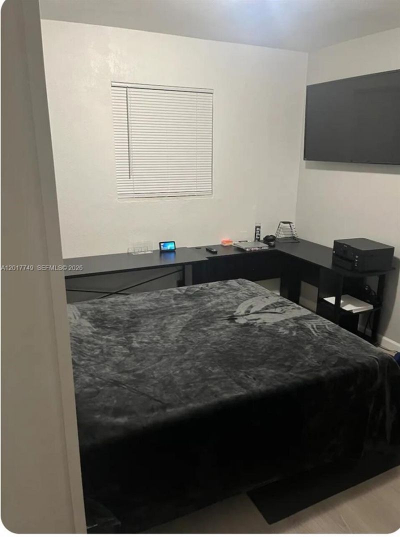 910 NW 17th Ave , Fort Lauderdale, FL 33311 Photo