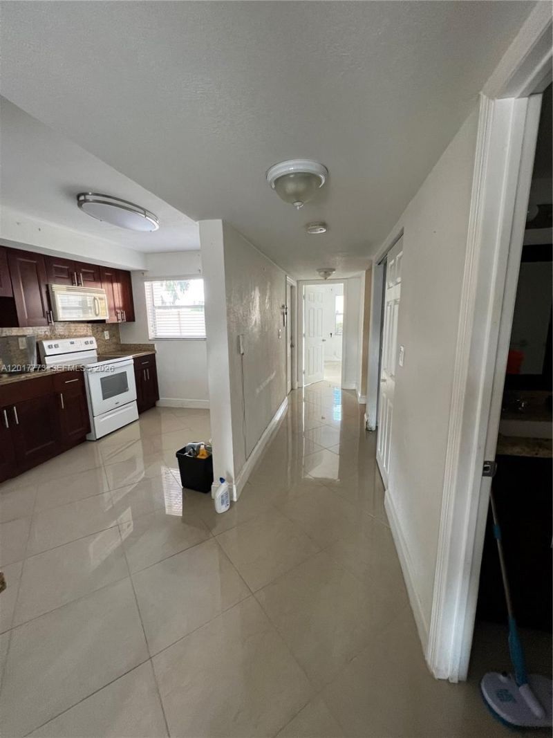 7106 NW 169th St, Unit 7106, Hialeah, FL 33015 Photo