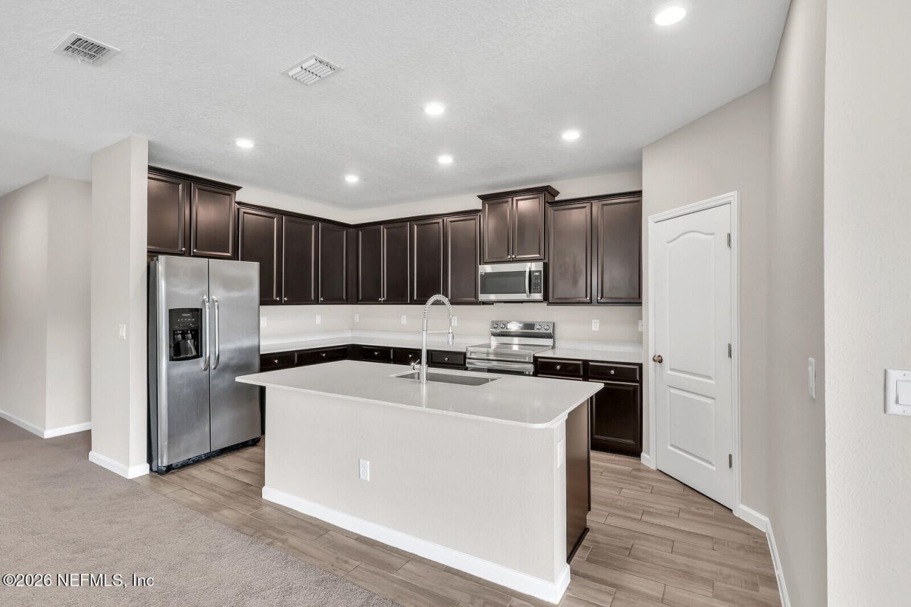 16187 Blossom Lake Drive, Jacksonville, FL 32218 Photo