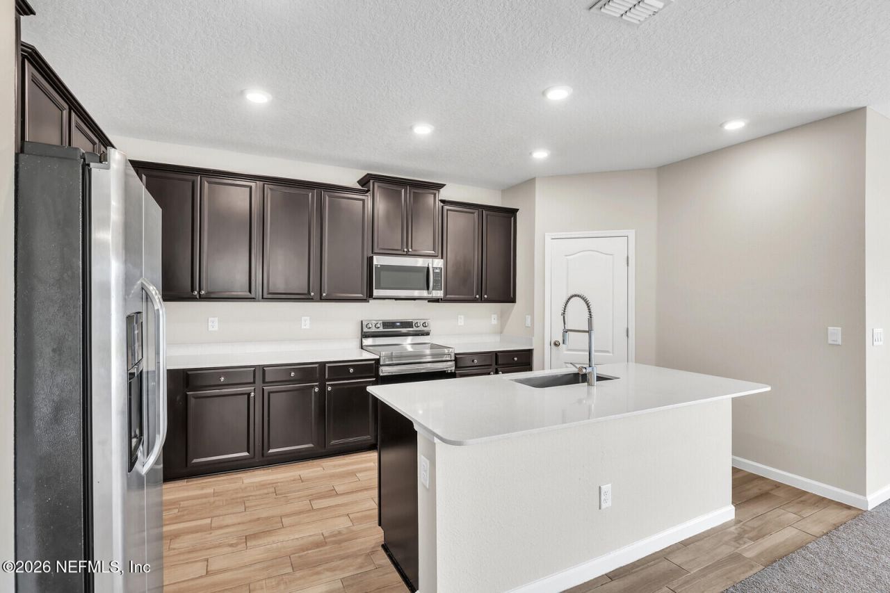 16187 Blossom Lake Drive, Jacksonville, FL 32218 Photo