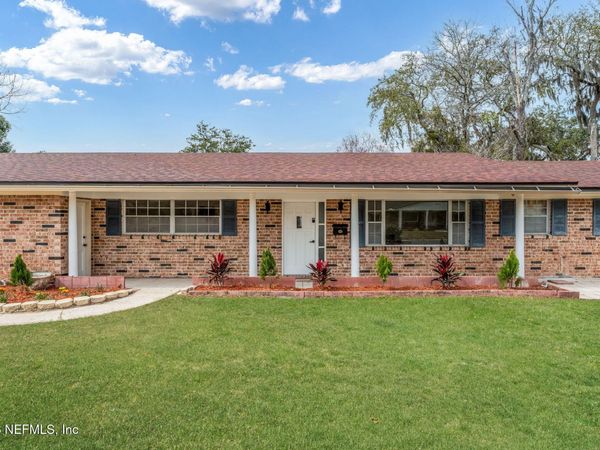 8460 LYNDA SUE Lane W, Jacksonville, FL 32217