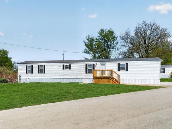 143 Echo Lake E Drive, Mooresville, IN 46158