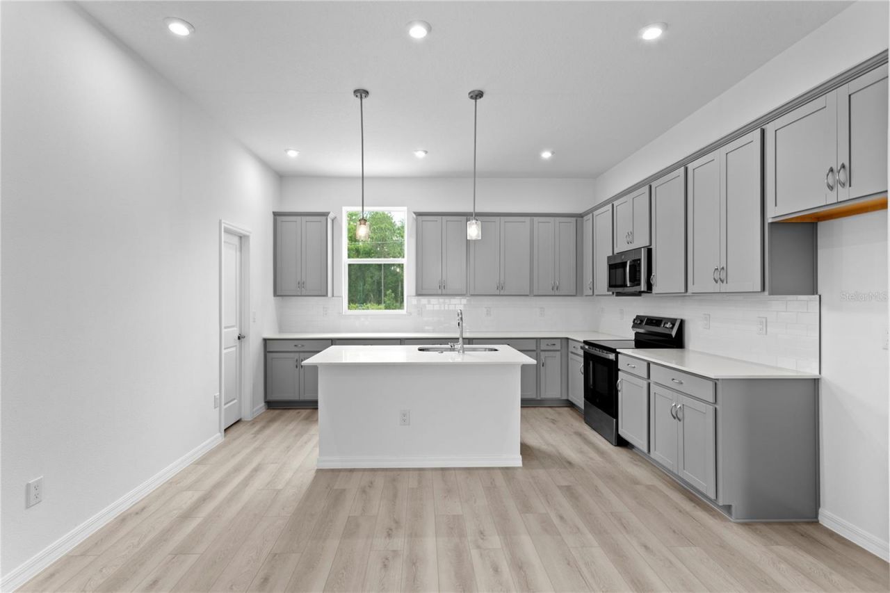 9922 Tate Lane , Westchase, FL 33626 Photo