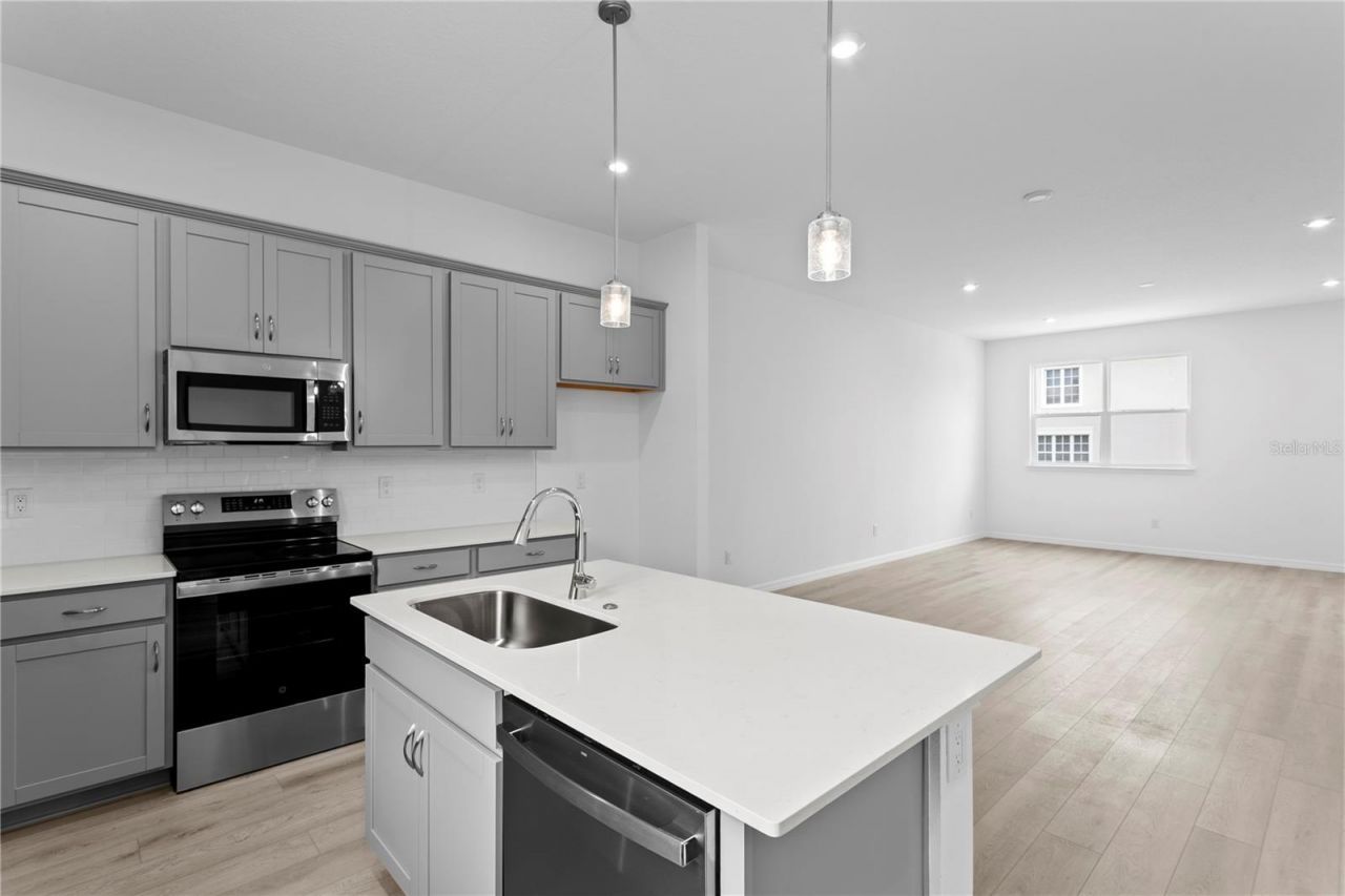 9922 Tate Lane , Westchase, FL 33626 Photo