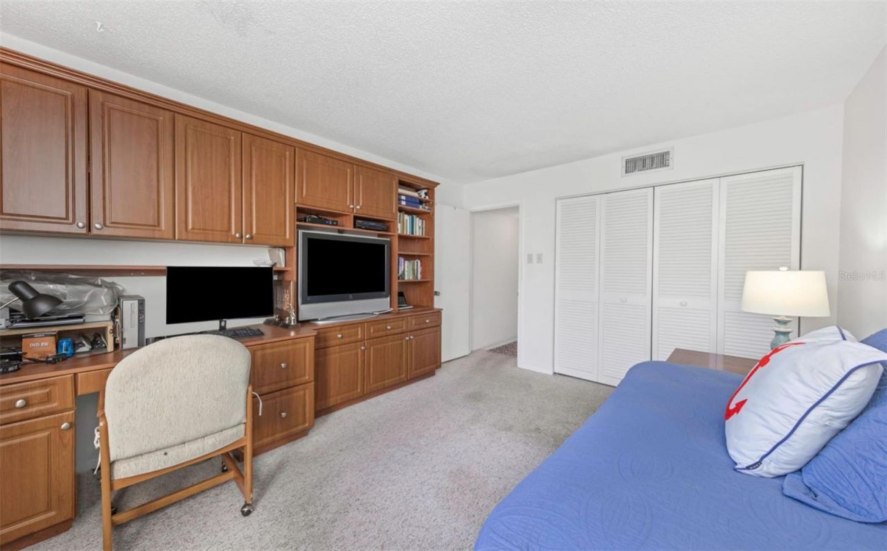 5650 Escondida Boulevard S, Saint Petersburg, FL 33715 Photo