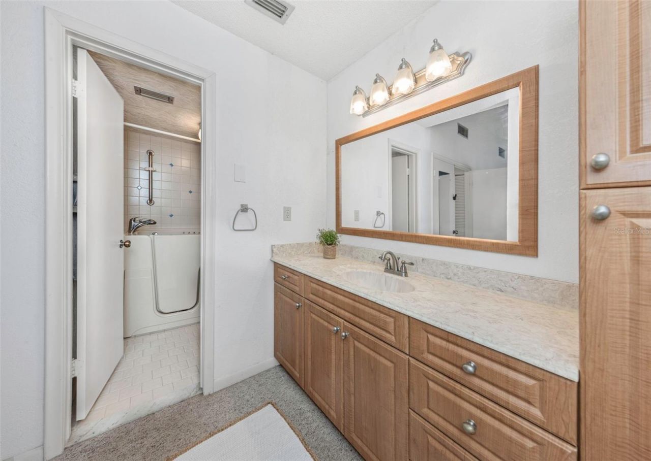 5650 Escondida Boulevard S, Saint Petersburg, FL 33715 Photo