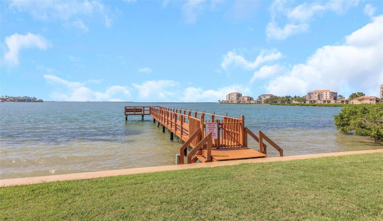 5650 Escondida Boulevard S, Saint Petersburg, FL 33715 Photo