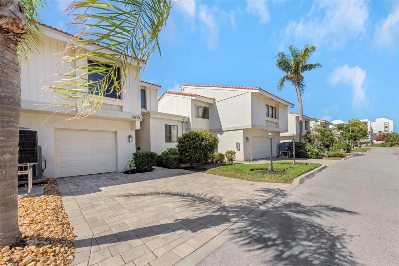 5650 Escondida Boulevard S, Saint Petersburg, FL 33715 Photo