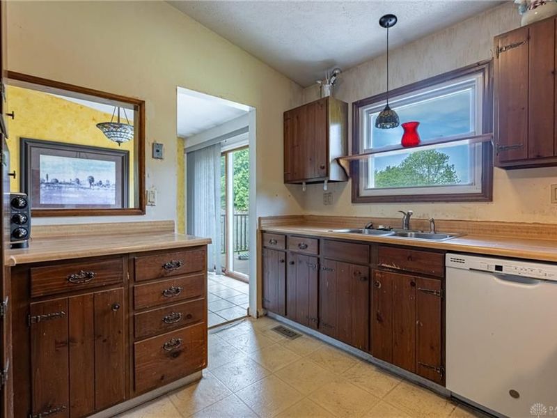9905 Shawnee Trail, Centerville, OH 45458 Photo 12
