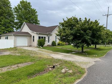 267 Montgomery Street , Kahoka, MO 63445