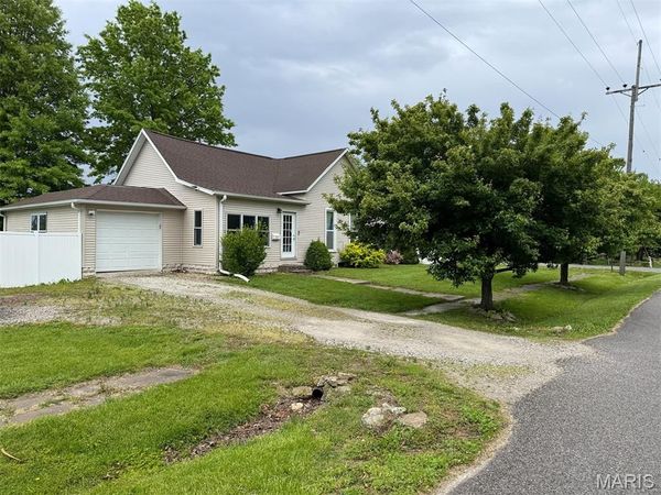 267 Montgomery Street , Kahoka, MO 63445