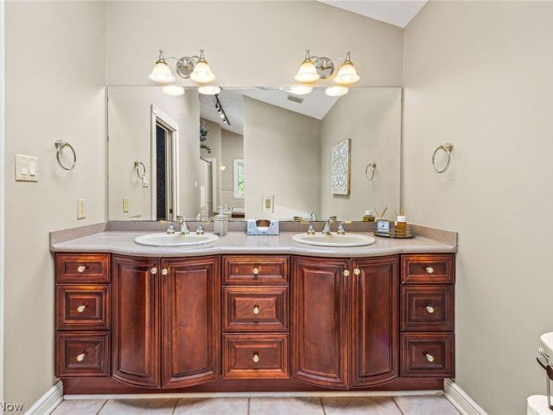 631 Rocky Hollow Drive, Akron, OH 44313 Photo 31