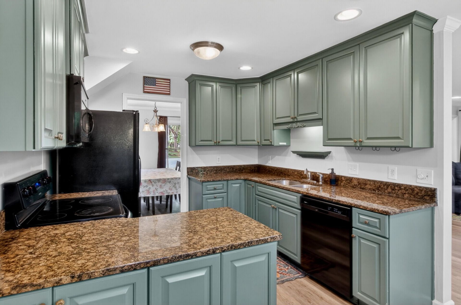 103 Laurens Court Photo 18