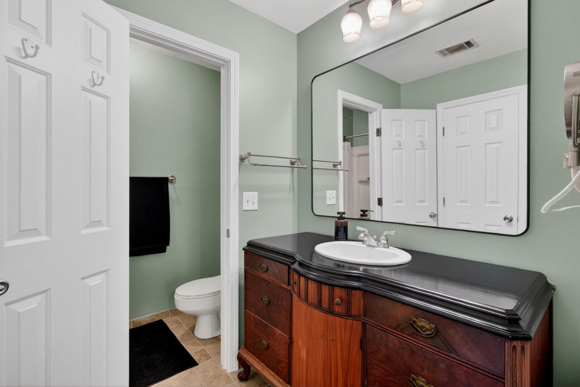 103 Laurens Court Photo 30