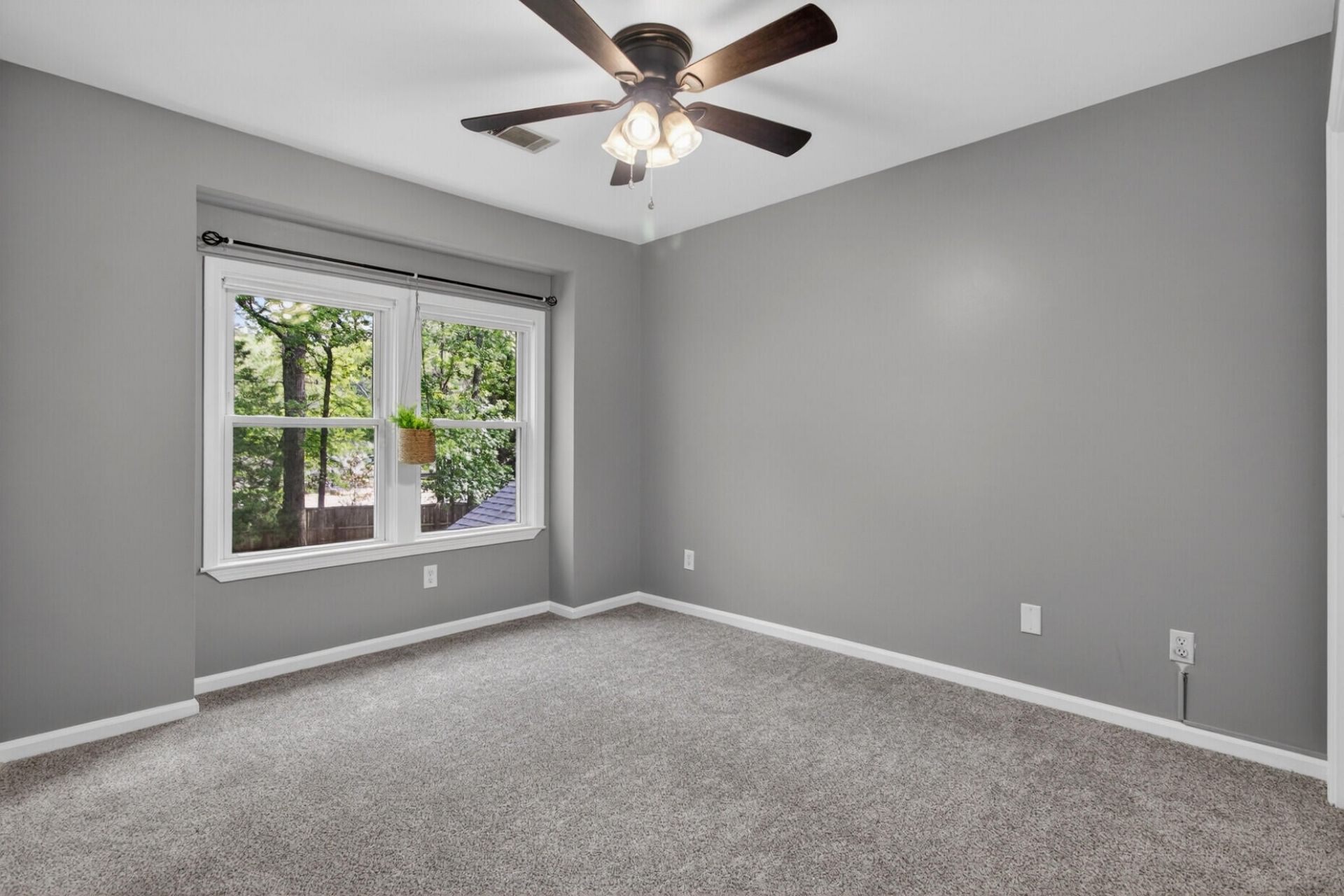 103 Laurens Court Photo 34