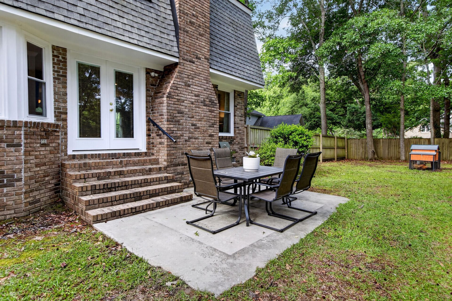 103 Laurens Court Photo 41