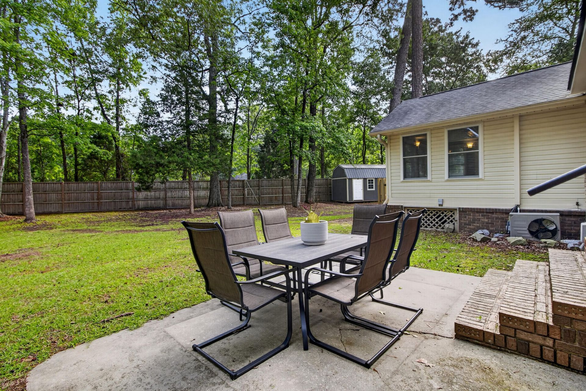103 Laurens Court Photo 42