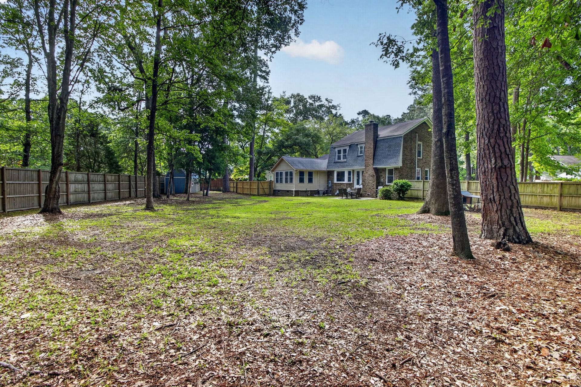 103 Laurens Court Photo 44