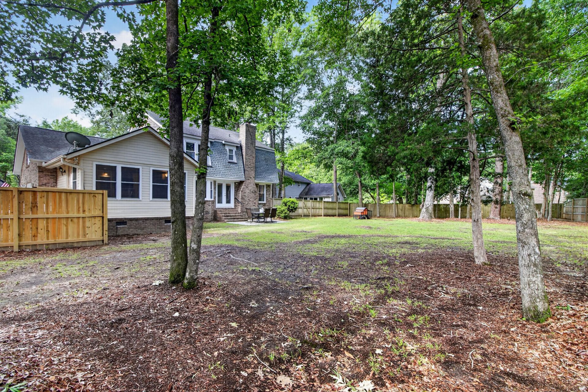 103 Laurens Court Photo 45