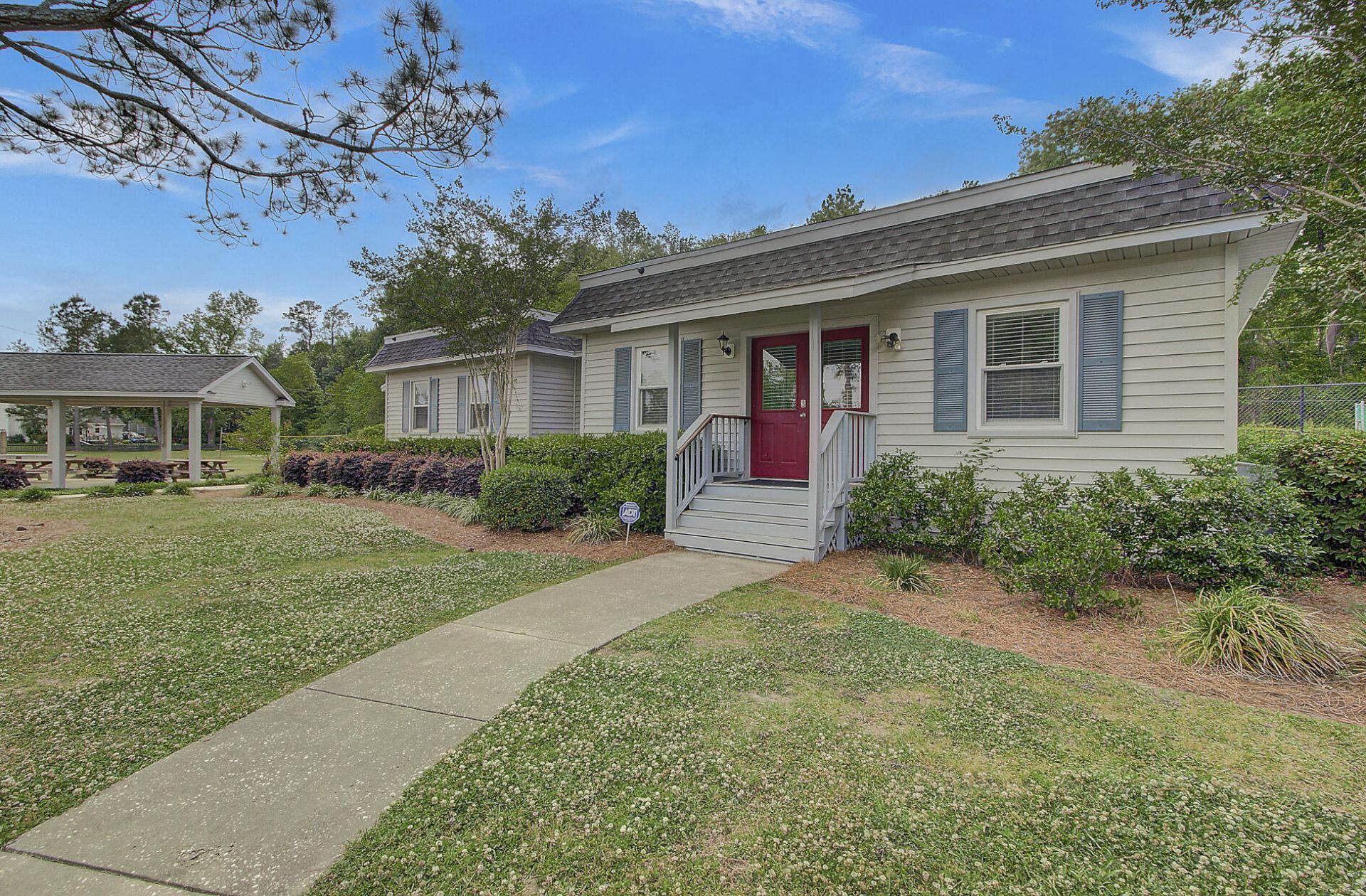 103 Laurens Court Photo 52