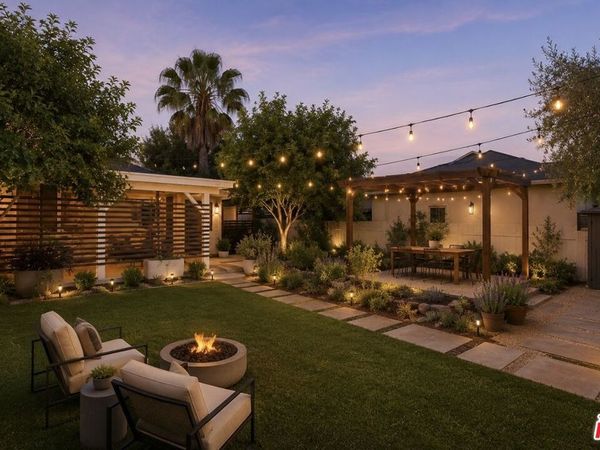11757 Arminta Street, North Hollywood, CA 91605